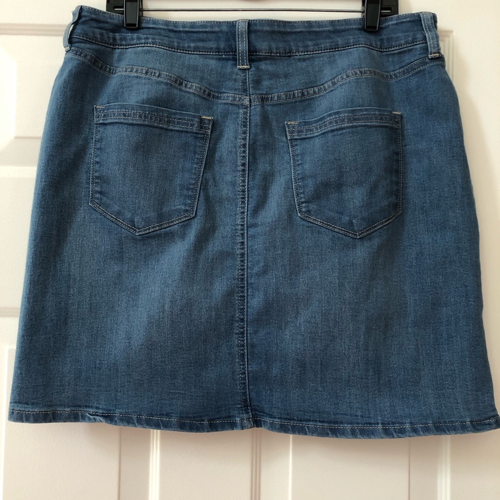 Croft & Barrow Denim Skort - Size 14 - Picture 2 of 7